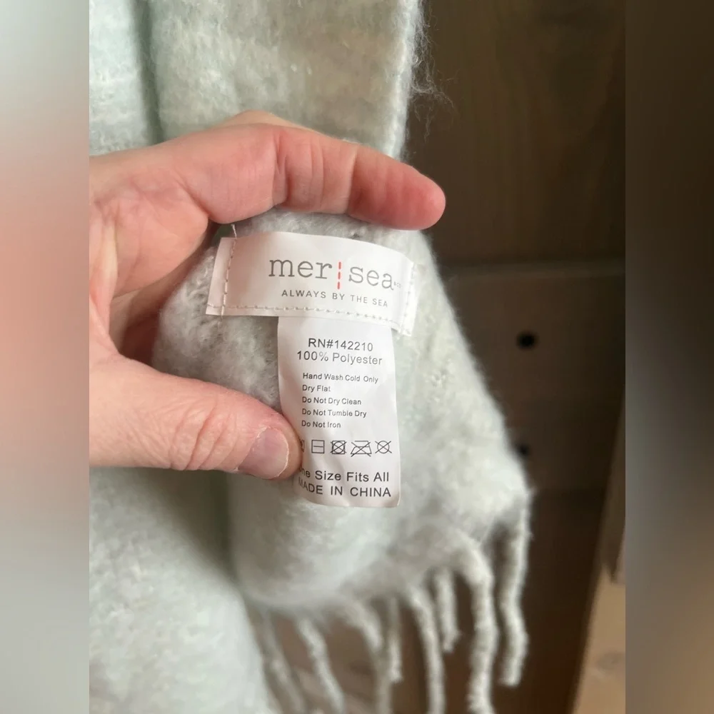 NWOT MerSea Fringe Blanket Scarf